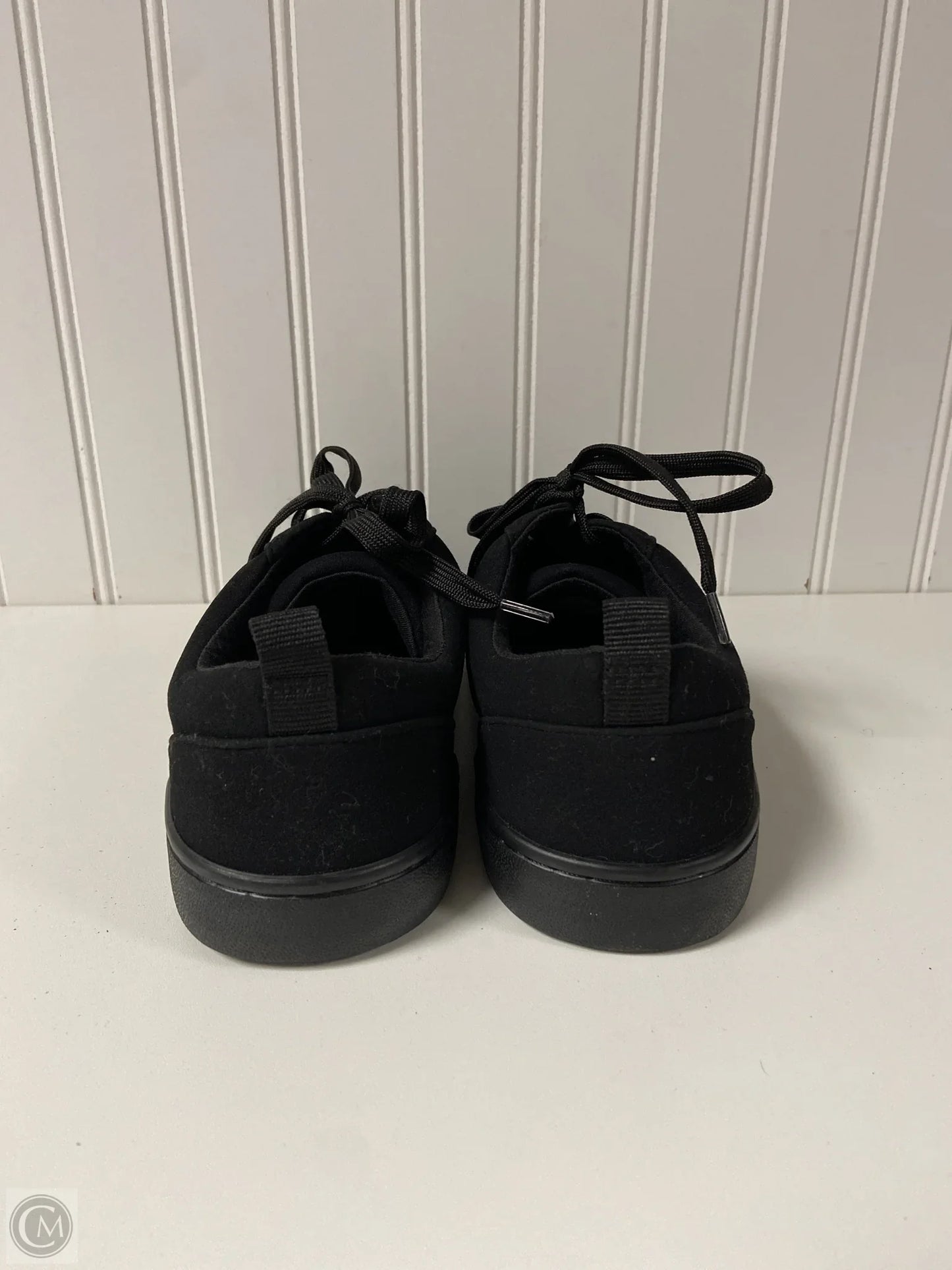 Shoes Sneakers By Clothes Mentor In Black, Size: 6