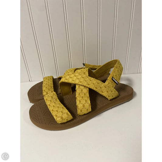 Sandals Flats By Clothes Mentor In Yellow, Size: 9