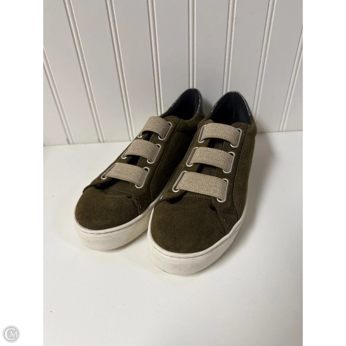 Shoes Sneakers By Clothes Mentor In Green, Size: 6.5