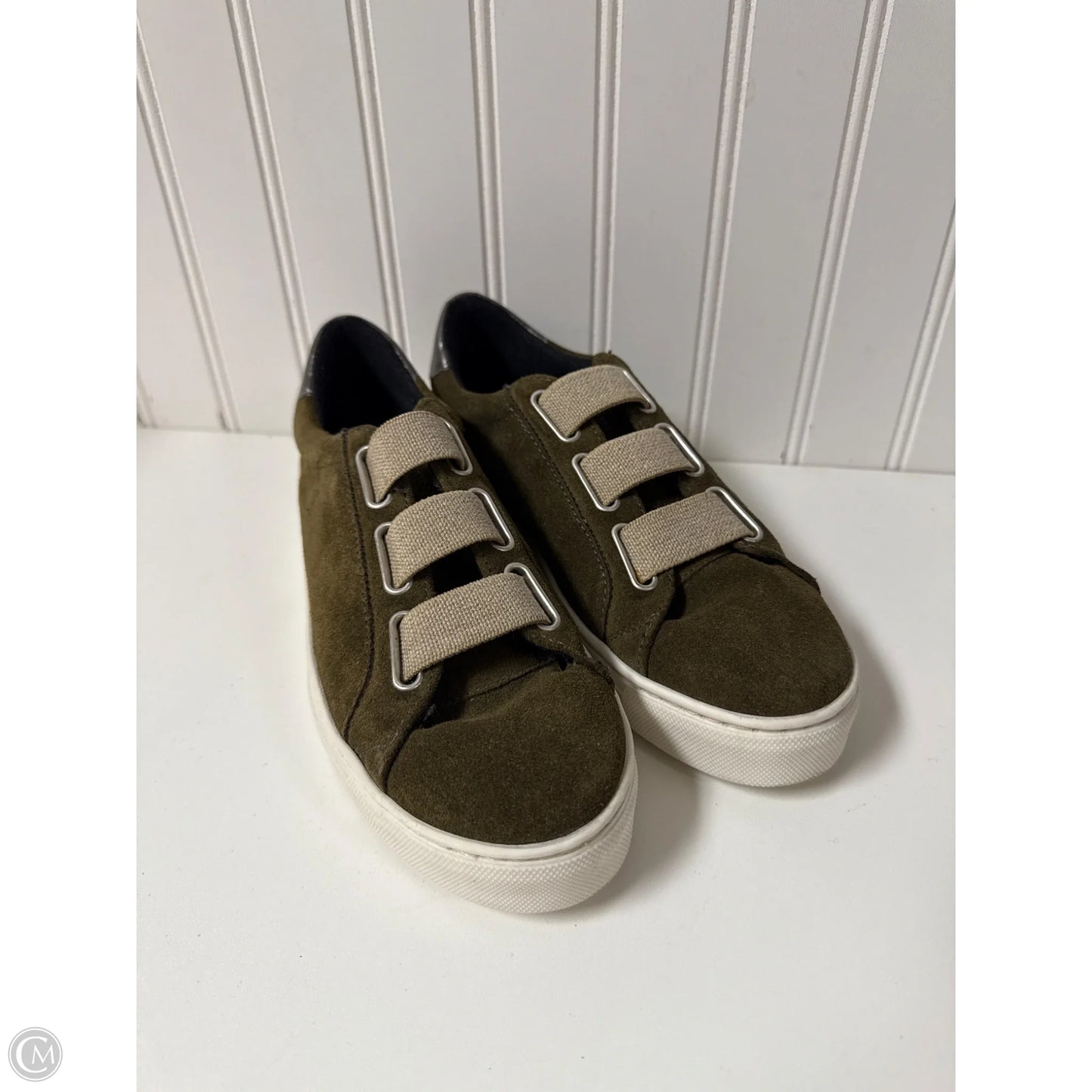 Shoes Sneakers By Clothes Mentor In Green, Size: 6.5