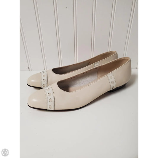 Shoes Designer By Ferragamo In Taupe, Size: 7