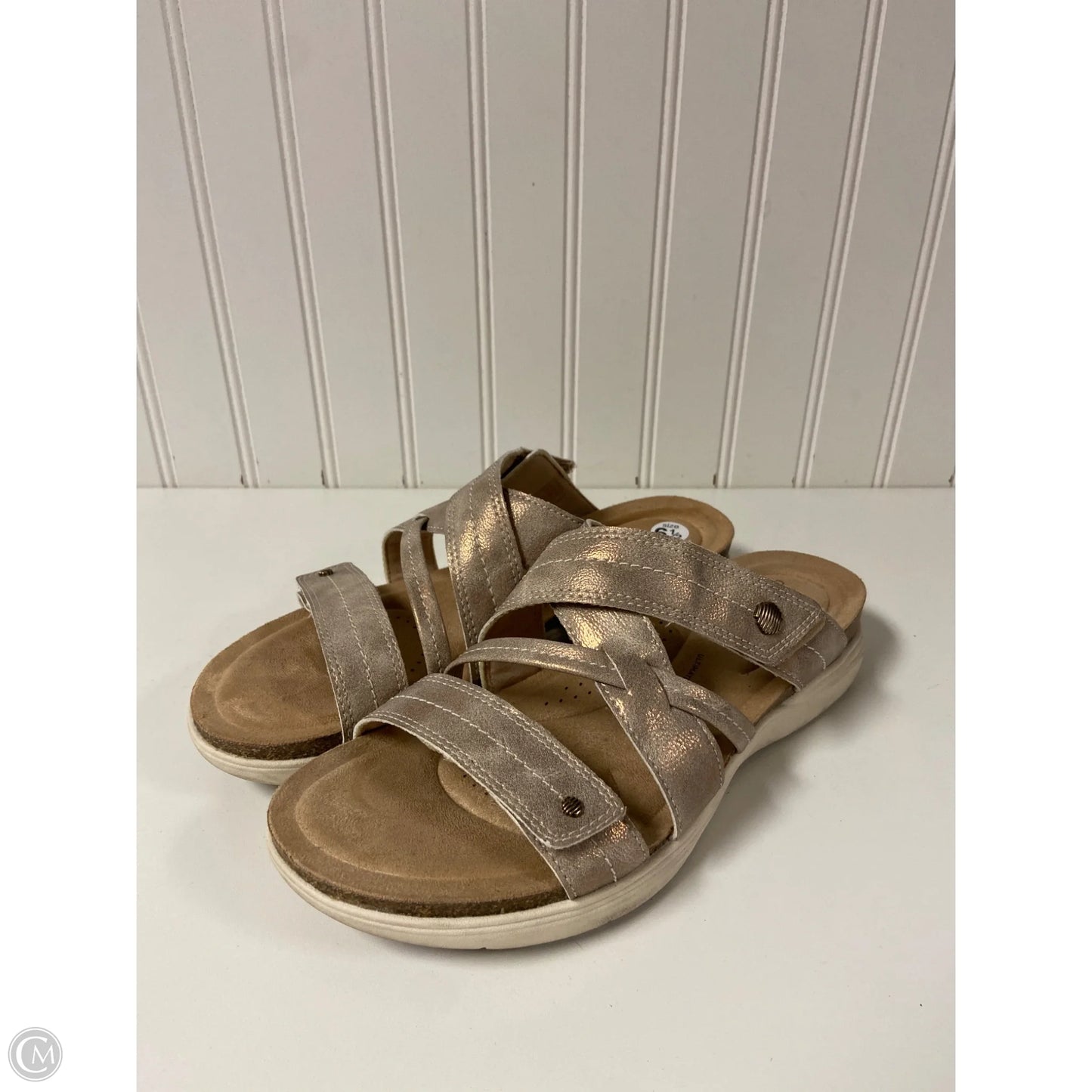 Sandals Flats By Clarks In Gold, Size: 6.5
