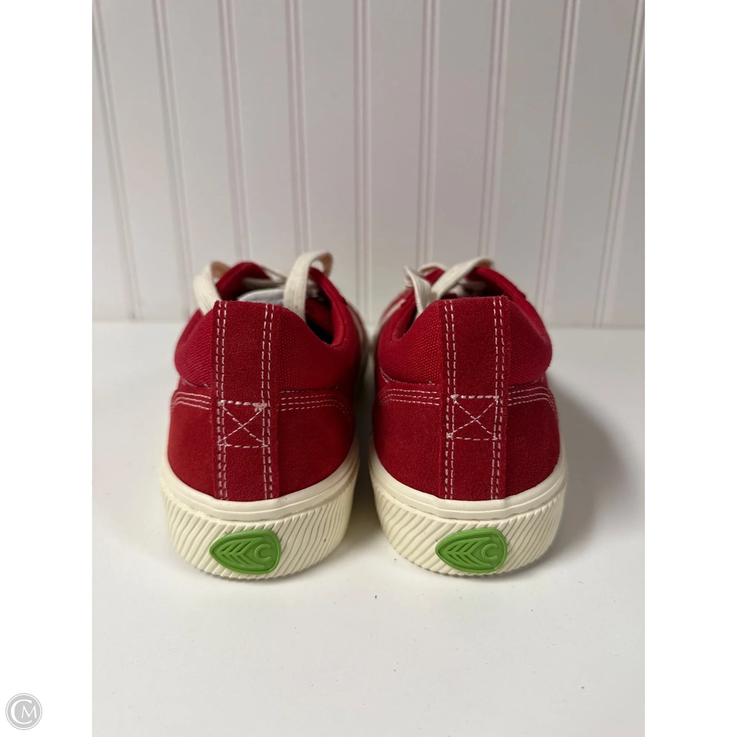 Shoes Sneakers By Cariuma In Red & White, Size: 8