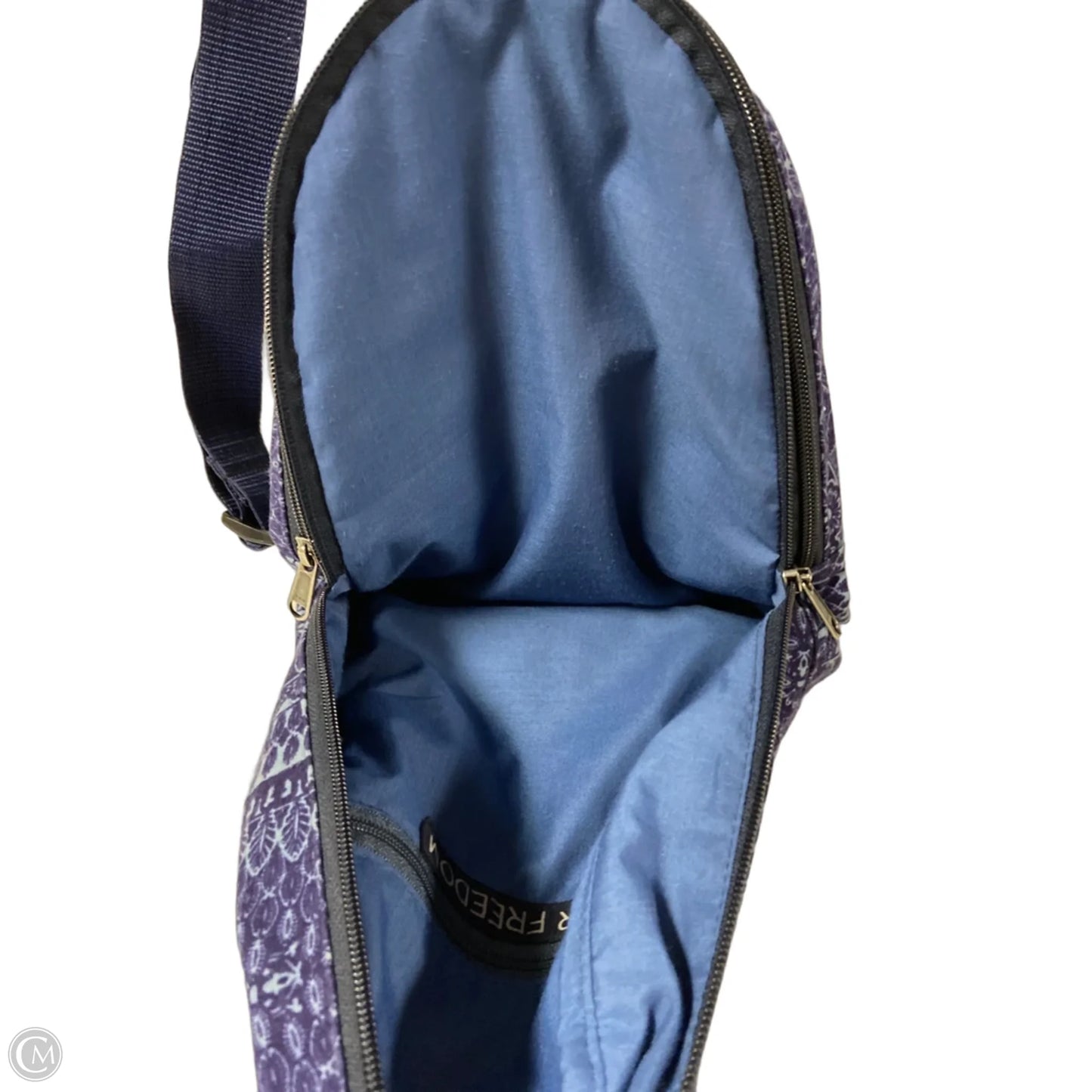 Crossbody By Clothes Mentor, Size: Medium