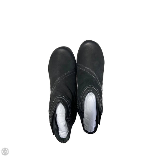 Boots Ankle Flats By Clarks In Black, Size: 5.5