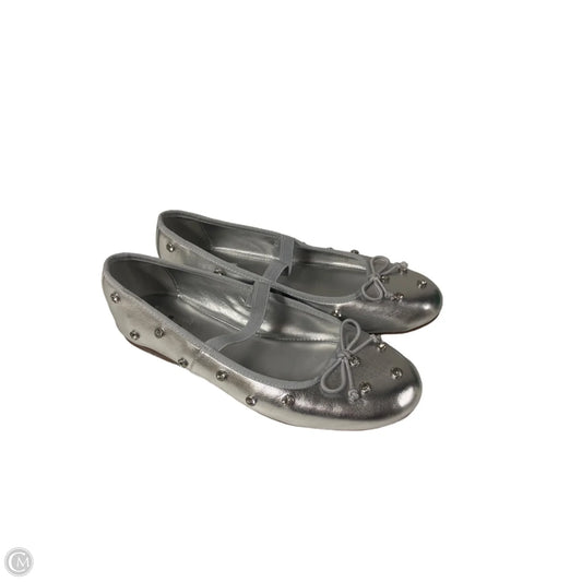 Shoes Flats By Bandolino In Silver, Size: 7