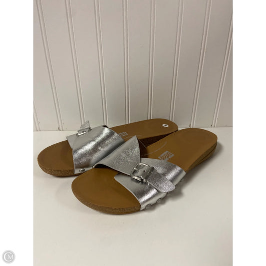 Sandals Flats By Fitflop In Brown, Size: 9
