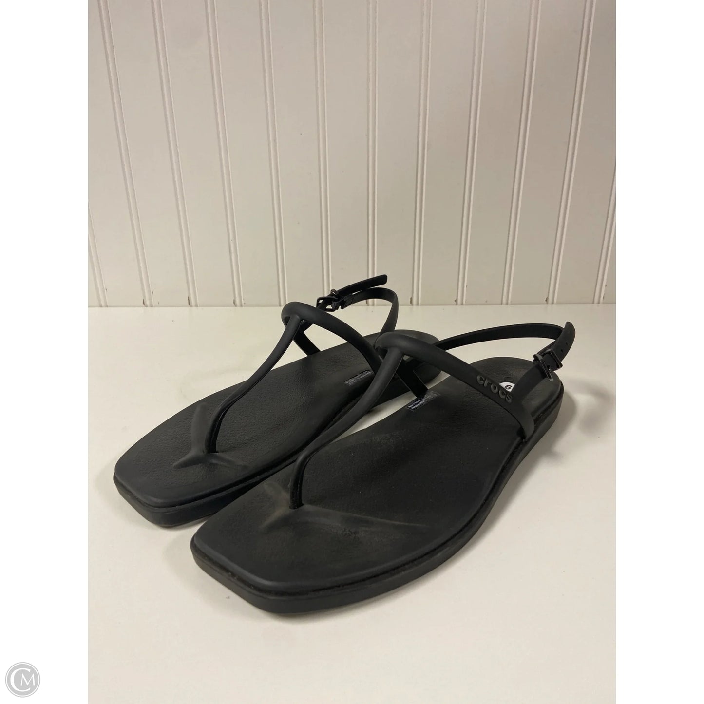 Sandals Flats By Crocs In Black, Size: 9