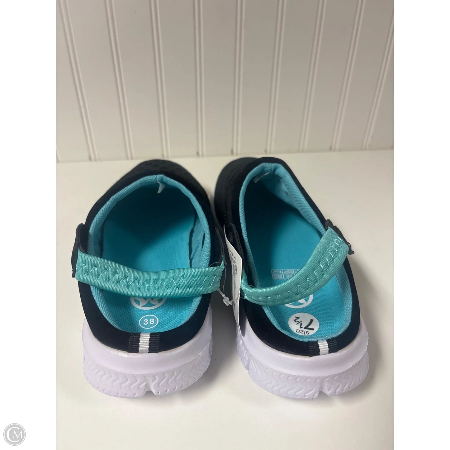 Shoes Sneakers By Clothes Mentor In Blue, Size: 7.5