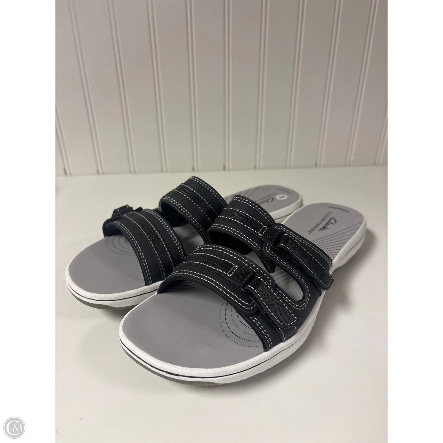 Sandals Flip Flops By Clarks In Black & Grey, Size: 9