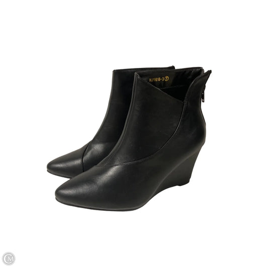 Boots Ankle Heels By Clothes Mentor In Black, Size: 7