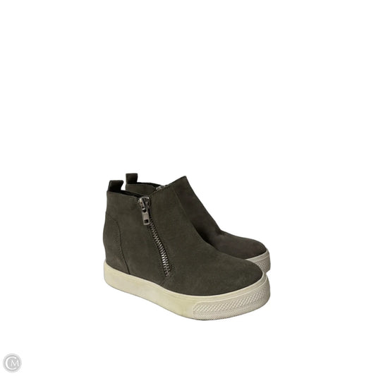 Boots Ankle Flats By Steve Madden In Grey, Size: 5