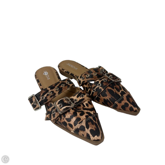 Shoes Flats By Soda In Animal Print, Size: 7.5