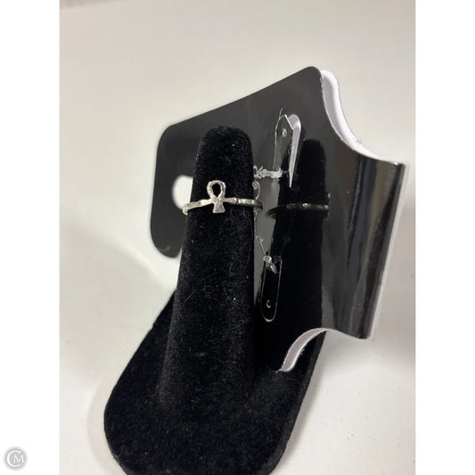 Ring Band By Clothes Mentor, Size: 3