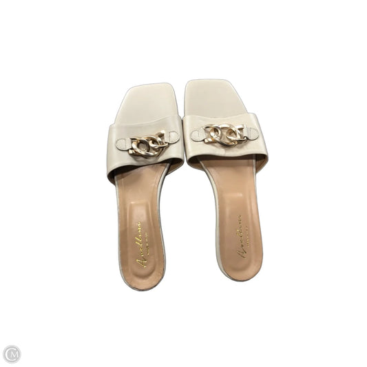 Sandals Flats By Clothes Mentor In Tan, Size: 9.5