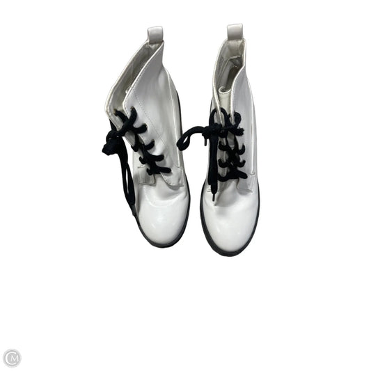 Boots Ankle Heels By Clothes Mentor In White, Size: 5.5
