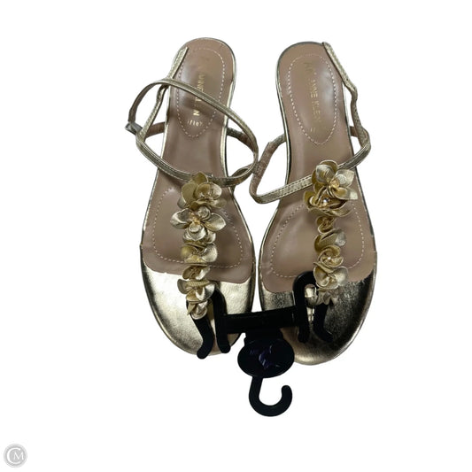 Shoes Flats By Anne Klein In Gold, Size: 9.5
