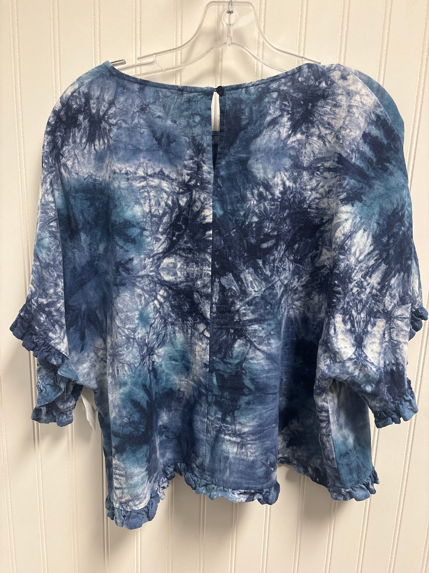 Top Short Sleeve By C And C In Tie Dye Print, Size: L