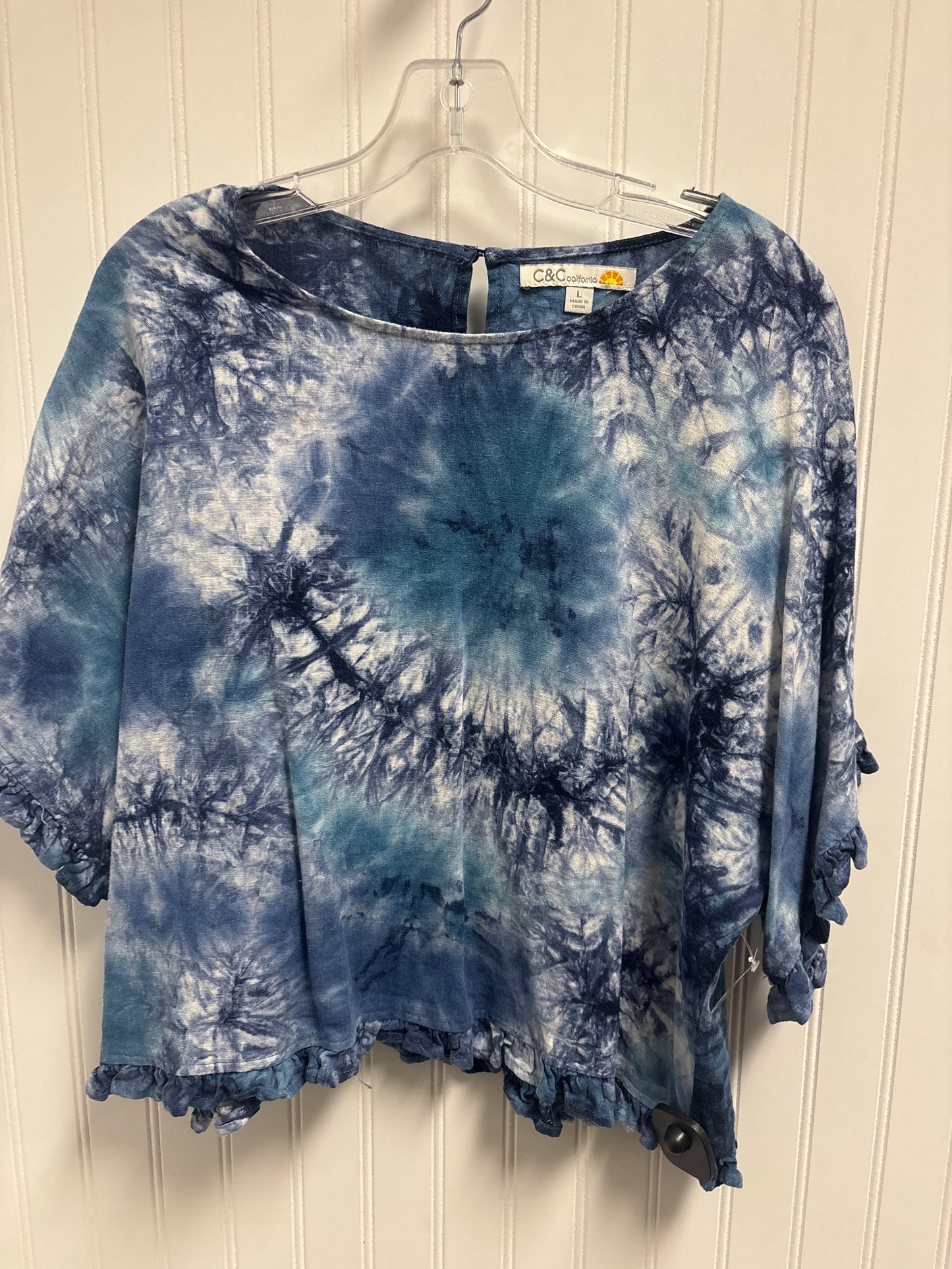 Top Short Sleeve By C And C In Tie Dye Print, Size: L