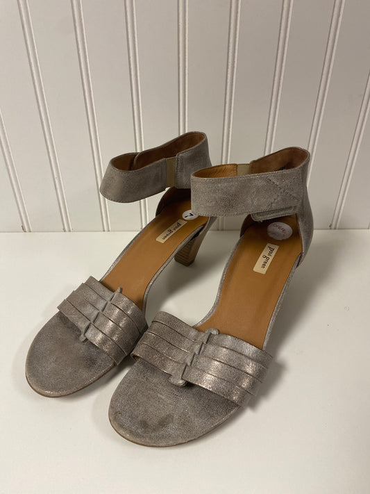 Sandals Heels Block By Paul Green In Grey, Size: 7