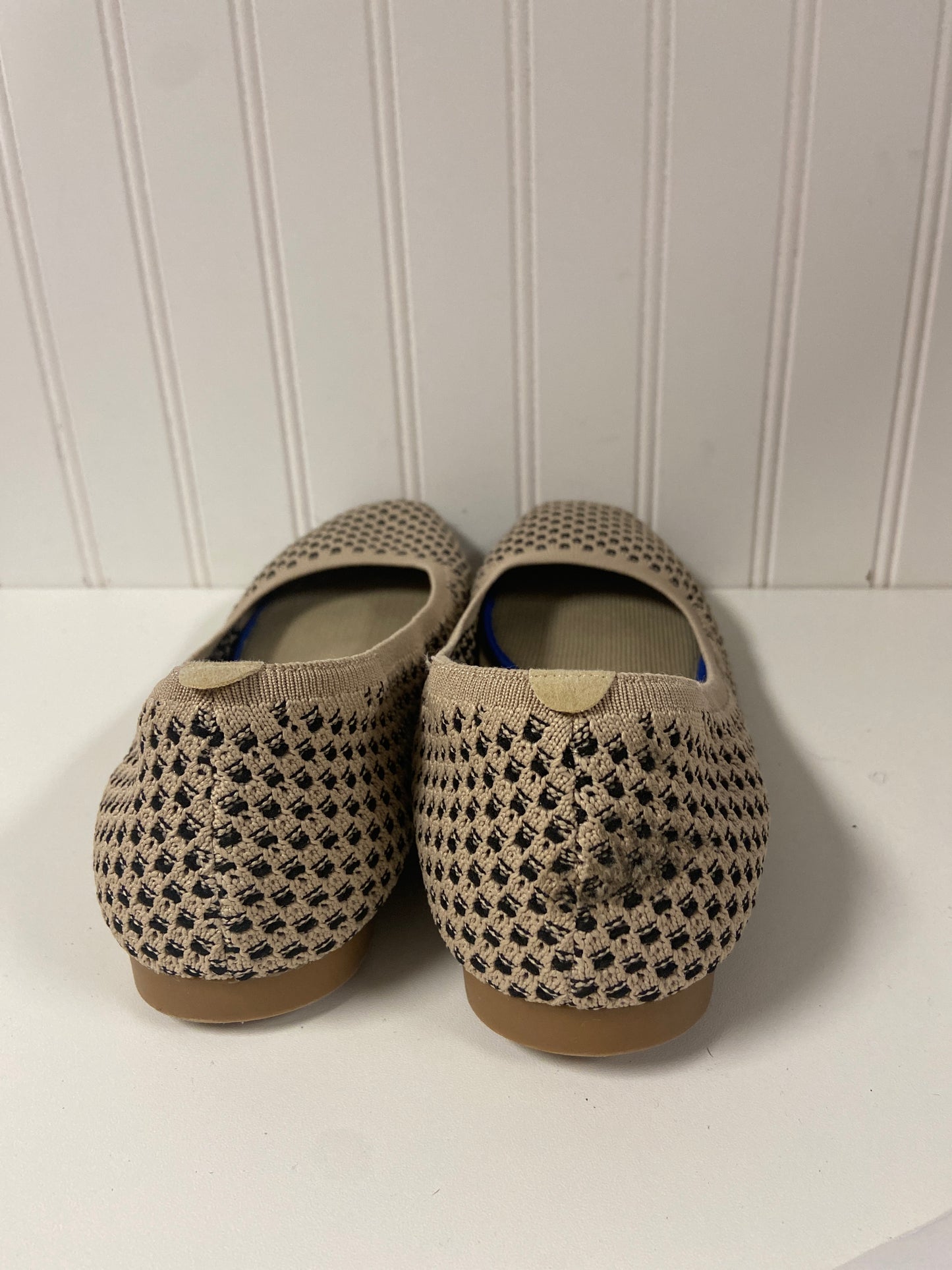 Shoes Flats By Clothes Mentor In Beige, Size: 8.5