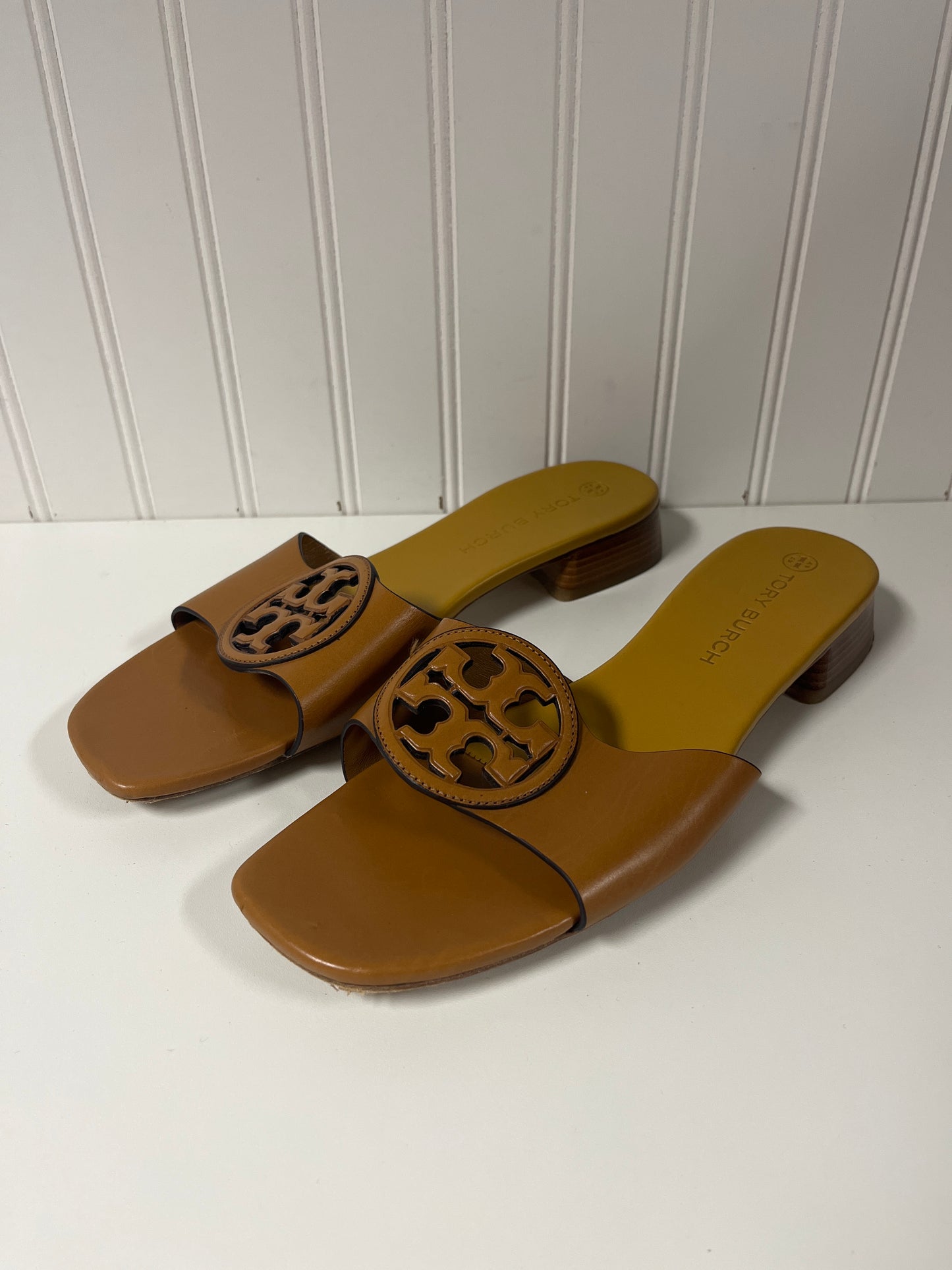 Sandals Designer By Tory Burch In Tan, Size: 10.5