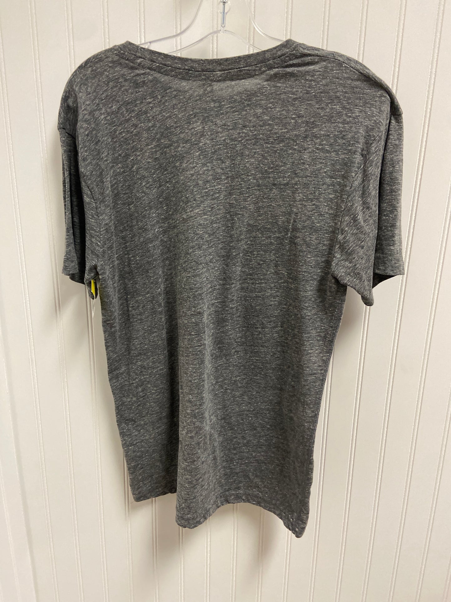 Top Short Sleeve Basic By Clothes Mentor In Grey, Size: M