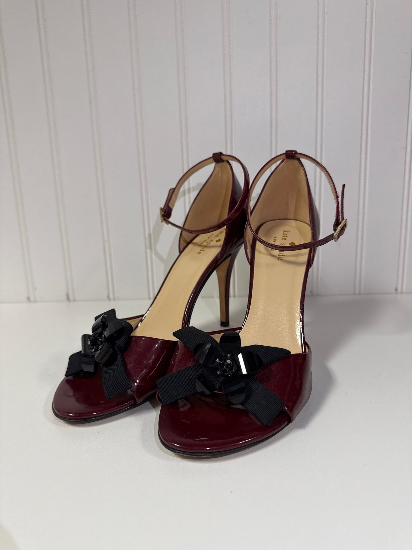 Shoes Designer By Kate Spade In Maroon, Size: 8.5