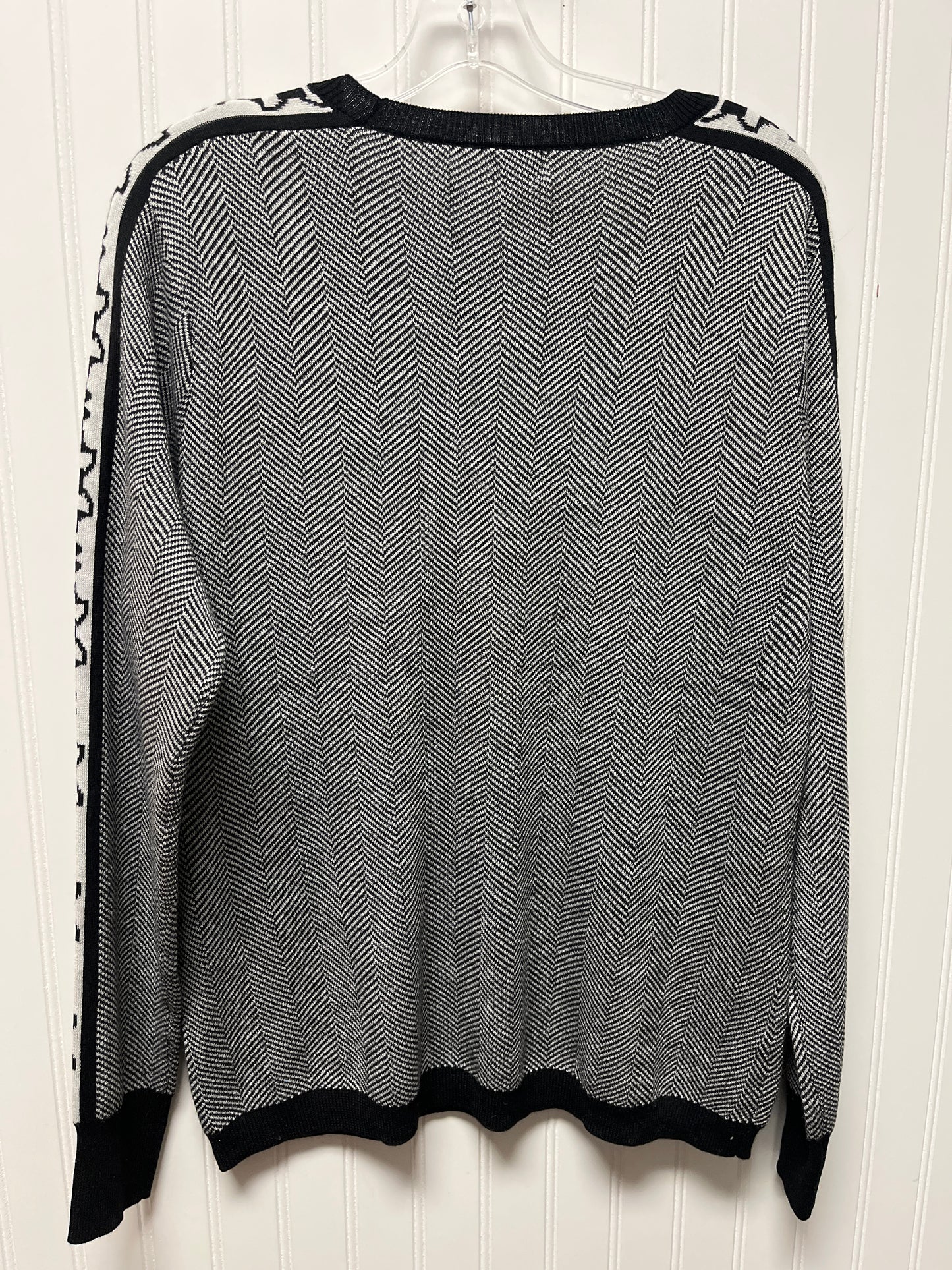 Sweater By Cmb In Black & White, Size: L