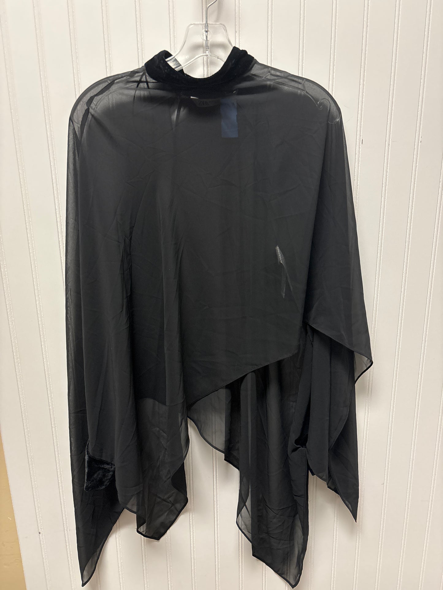 Top Long Sleeve By Zara In Black, Size: S