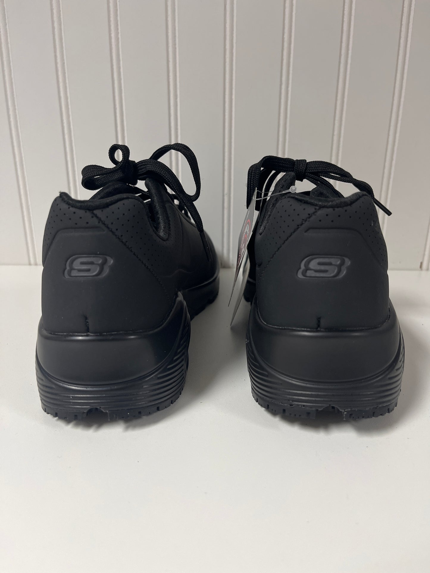 Shoes Athletic By Skechers In Black, Size: 7