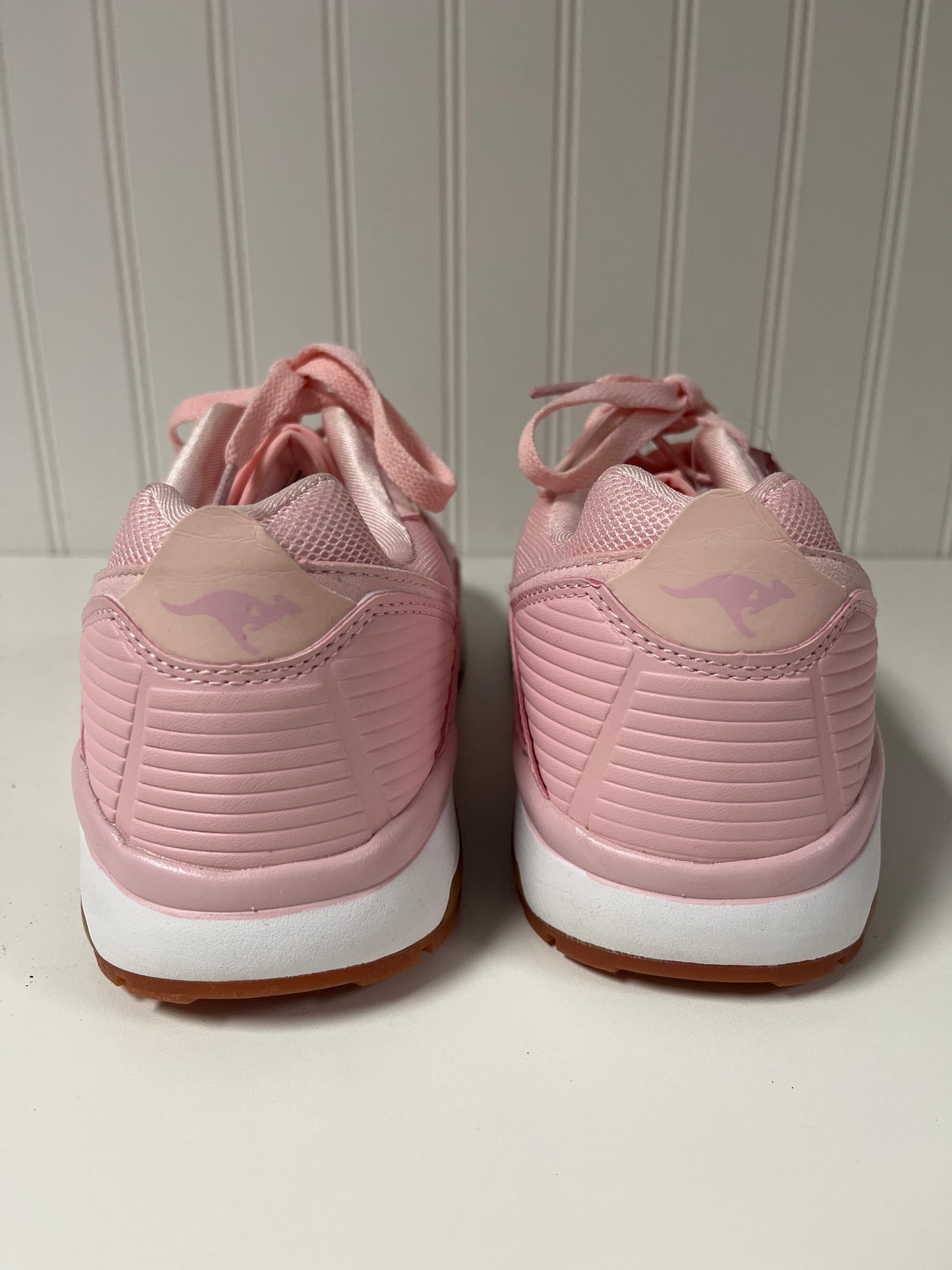 Shoes Sneakers By Clothes Mentor In Pink, Size: 8.5