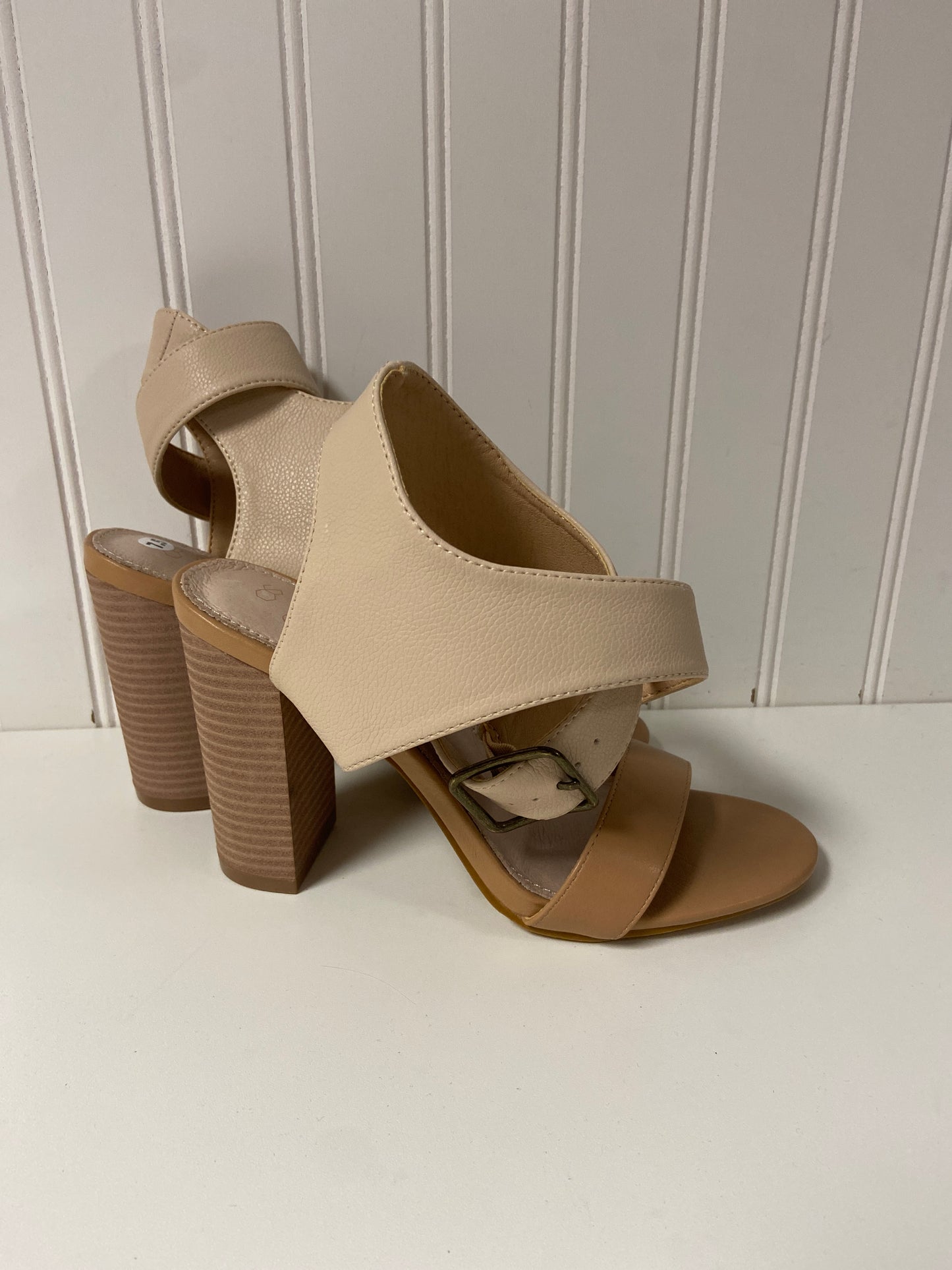 Shoes Heels Block By Clothes Mentor In Beige, Size: 7.5