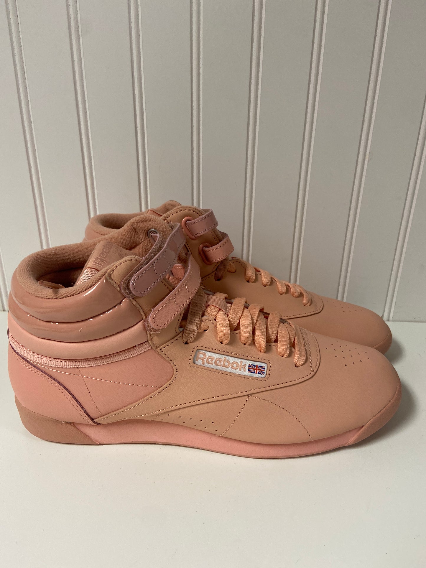 Shoes Sneakers By Reebok In Pink, Size: 9.5