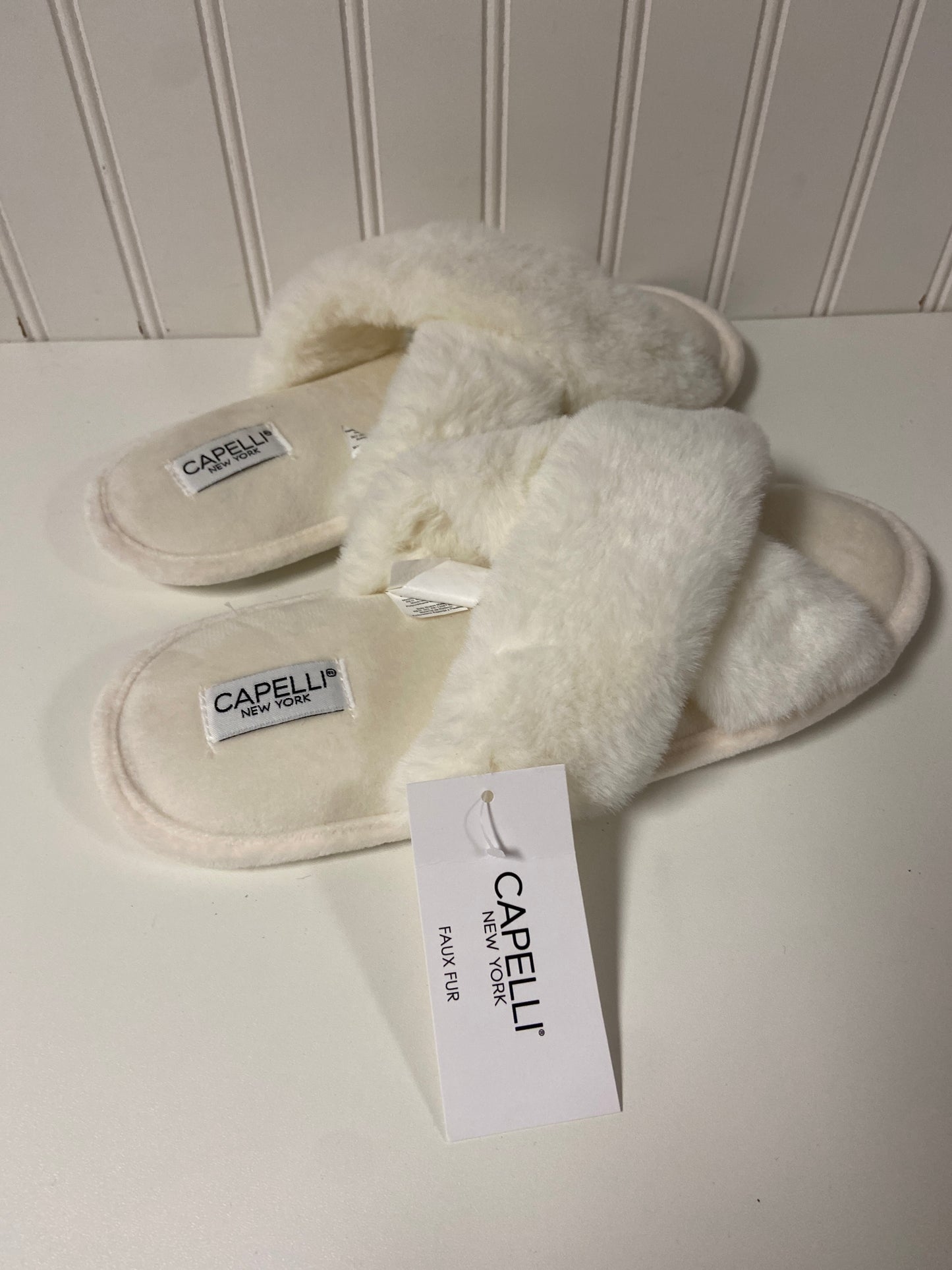 Slippers By Capelli In White