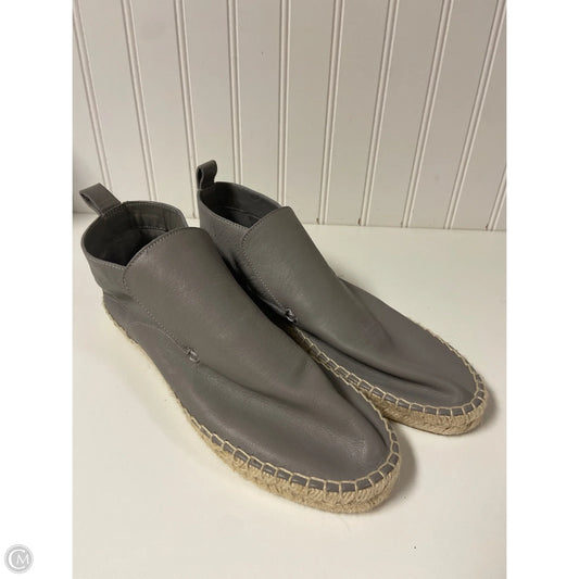 Shoes Flats By Vince In Grey, Size: 8