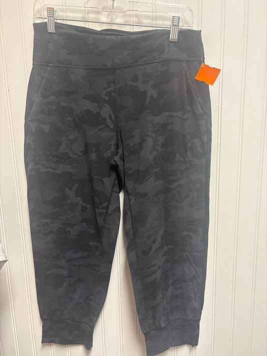 Athletic Leggings Capris By Lululemon In Camouflage Print, Size: M