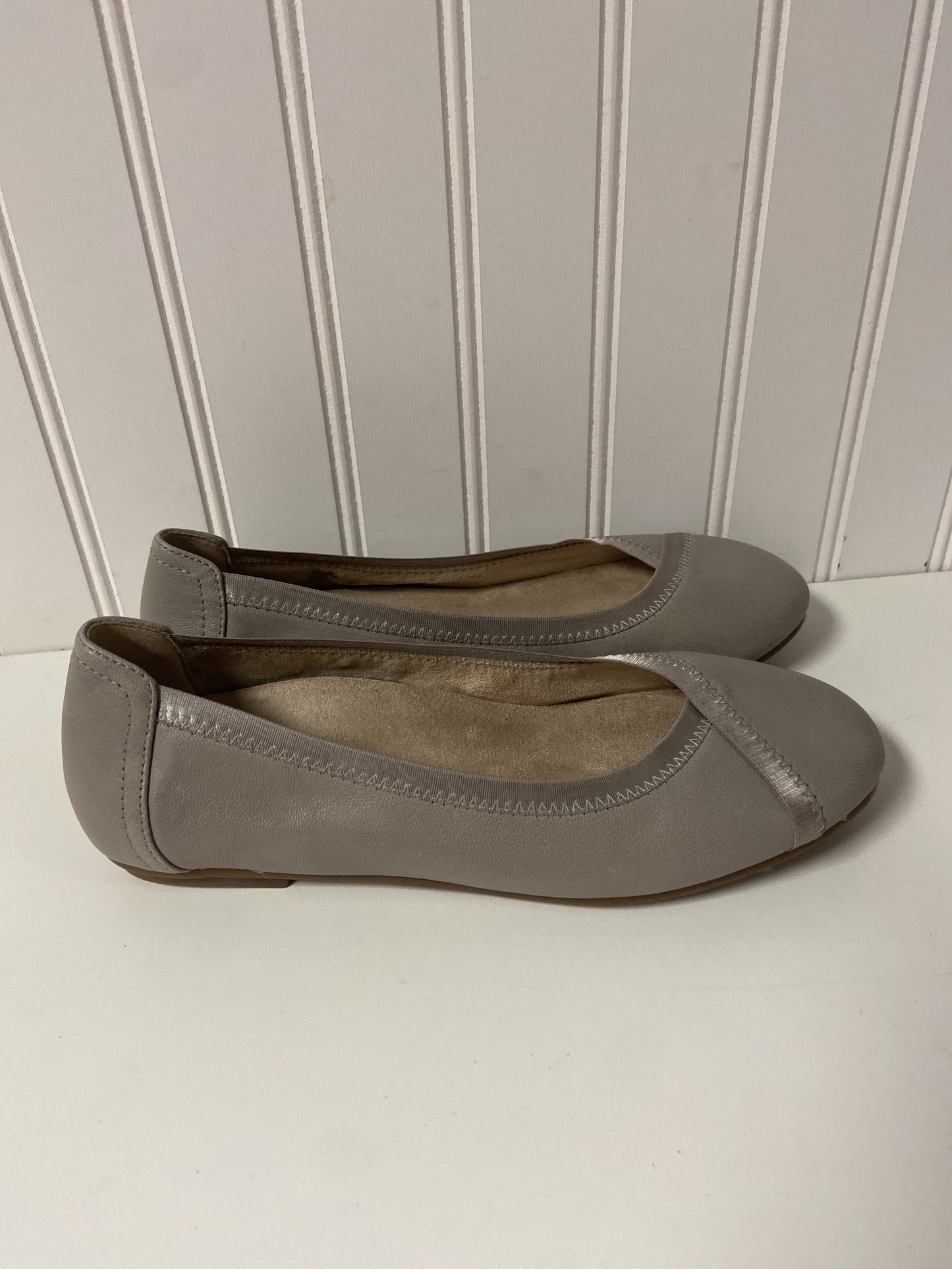 Shoes Flats By Vionic  Size: 6