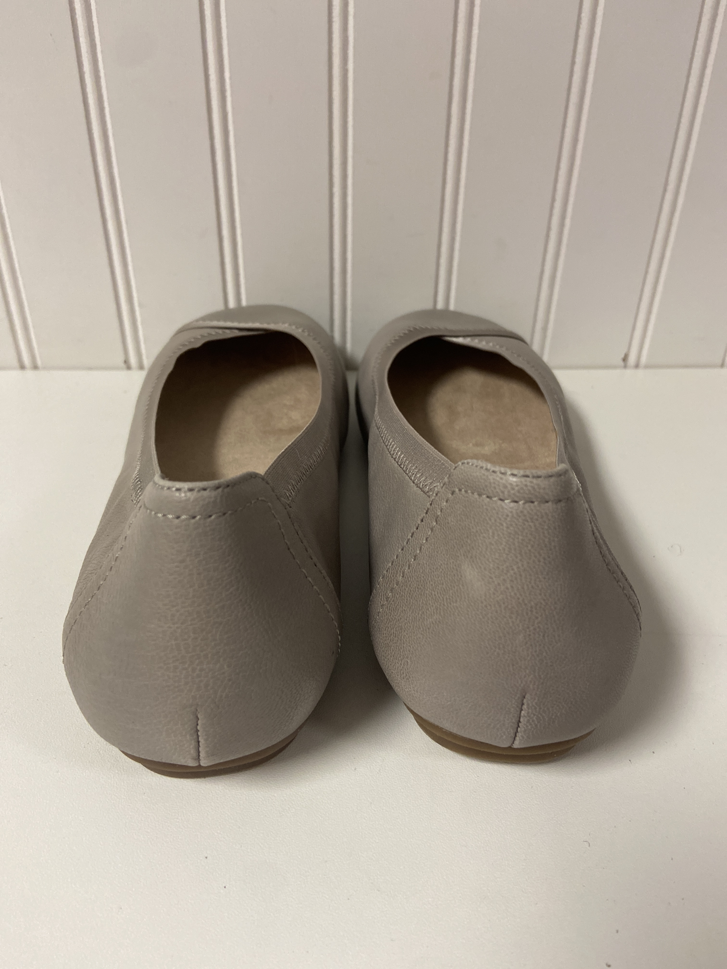 Shoes Flats By Vionic  Size: 6