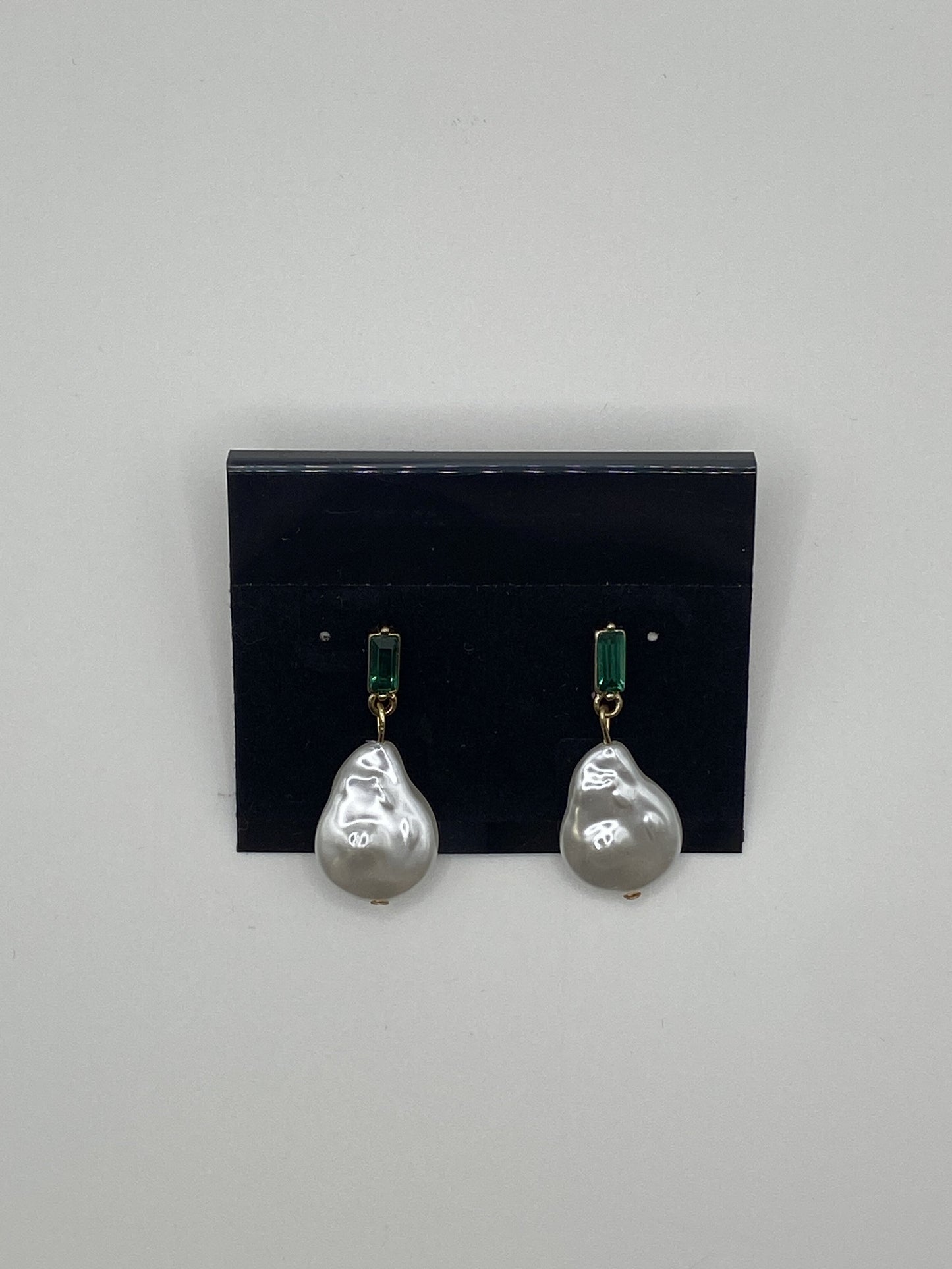 Earrings Dangle/drop By Clothes Mentor  Size: 1