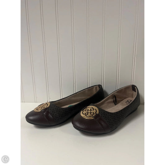 Shoes Flats By Guess In Brown, Size: 7.5