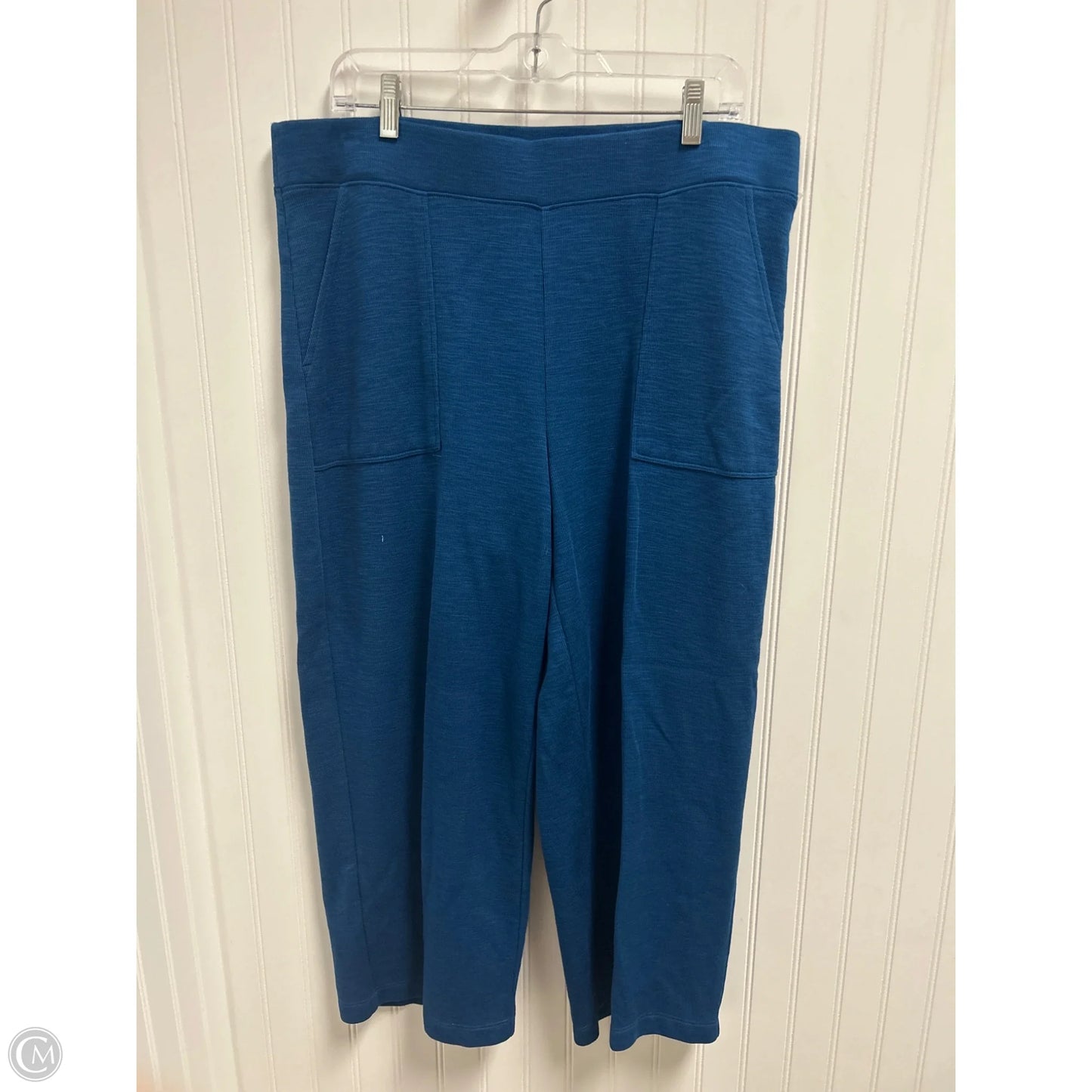 Pants Cropped By Chicos In Blue, Size: 12