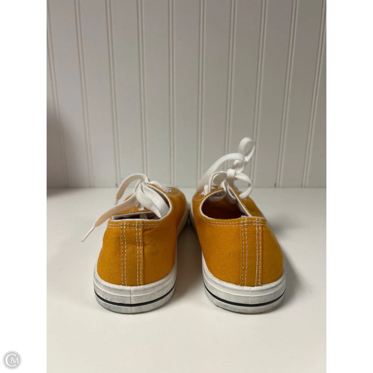 Shoes Sneakers By Clothes Mentor In Yellow, Size: 7