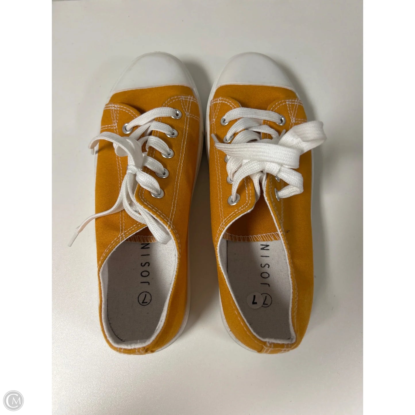 Shoes Sneakers By Clothes Mentor In Yellow, Size: 7