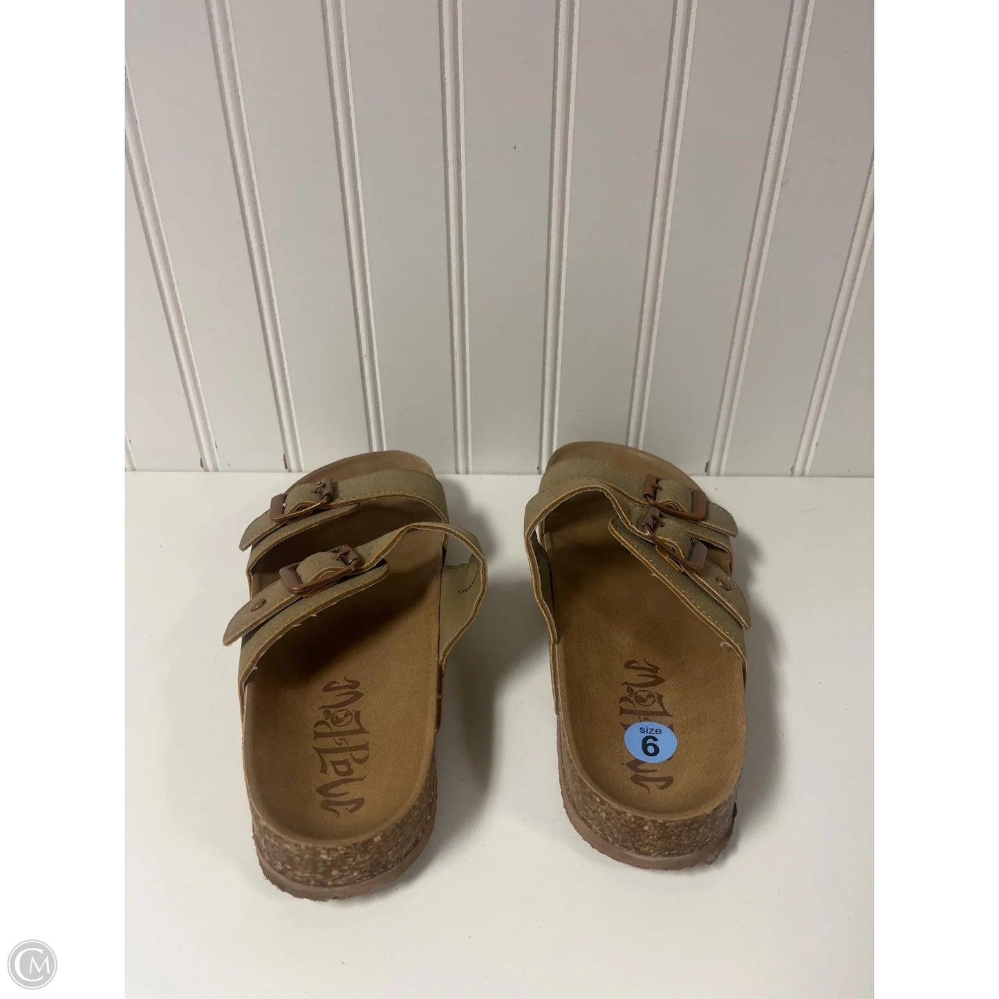 Sandals Flats By Mad Love In Green, Size: 6