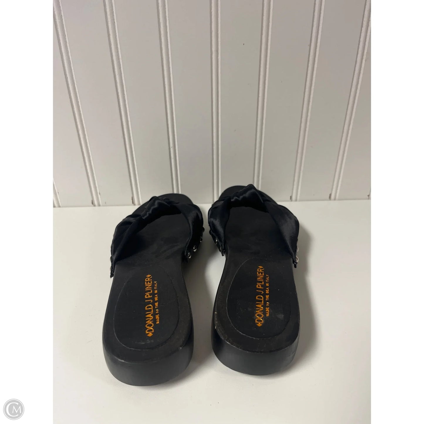 Sandals Flats By Donald Pliner In Black, Size: 5