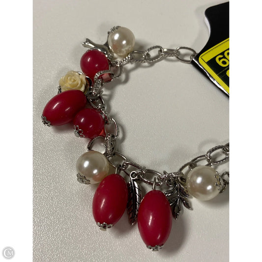 Bracelet Charm By Clothes Mentor, Size: 1