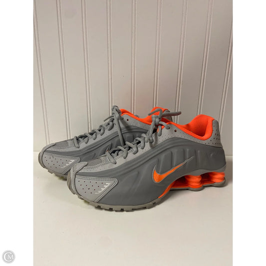 Shoes Athletic By Nike In Grey, Size: 8