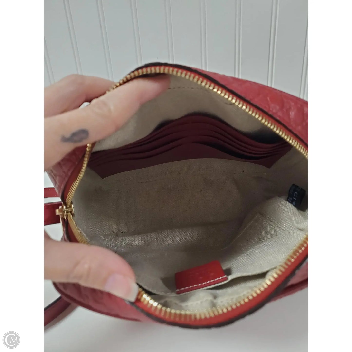 Crossbody Luxury Designer By Gucci, Size: Small