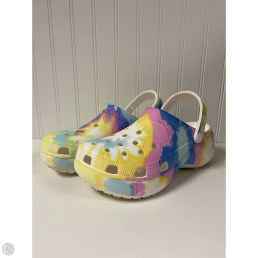 Sandals Flats By Crocs In Tie Dye Print, Size: 10
